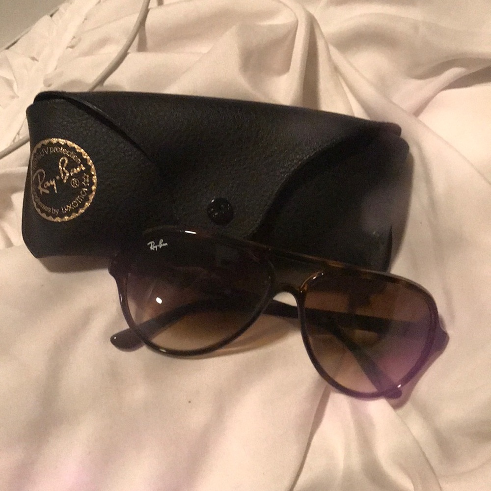 Ray -ban sunglasses 😎✨